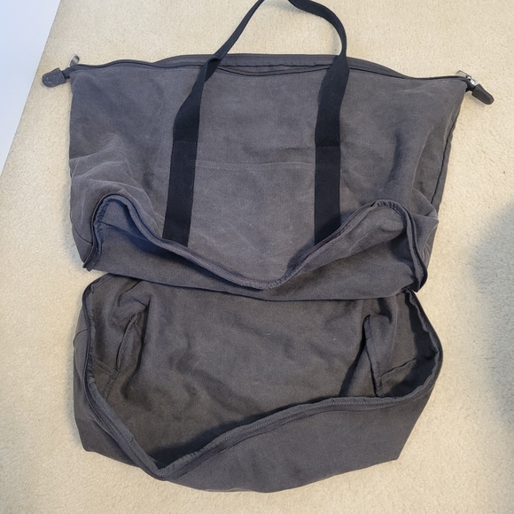 Lo and Sons weekender Catalina Bag - Picture 7 of 8